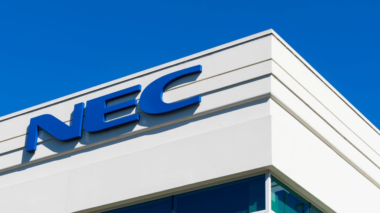 Thenec Building Netcracker pages on LinkedIn show hundreds of employees in Russia