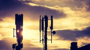 Mast equipment for telecom network