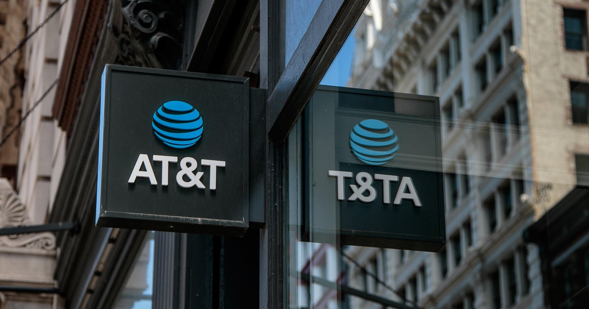 Wireless the 'icing' on AT&T's convergence service strategy, CEO says
