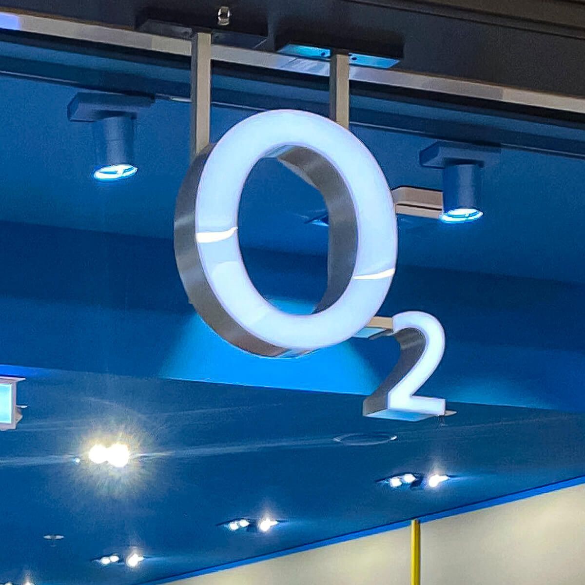 O2 Cafe Ceo O2 Germany CEO gears up for 600MHz battle