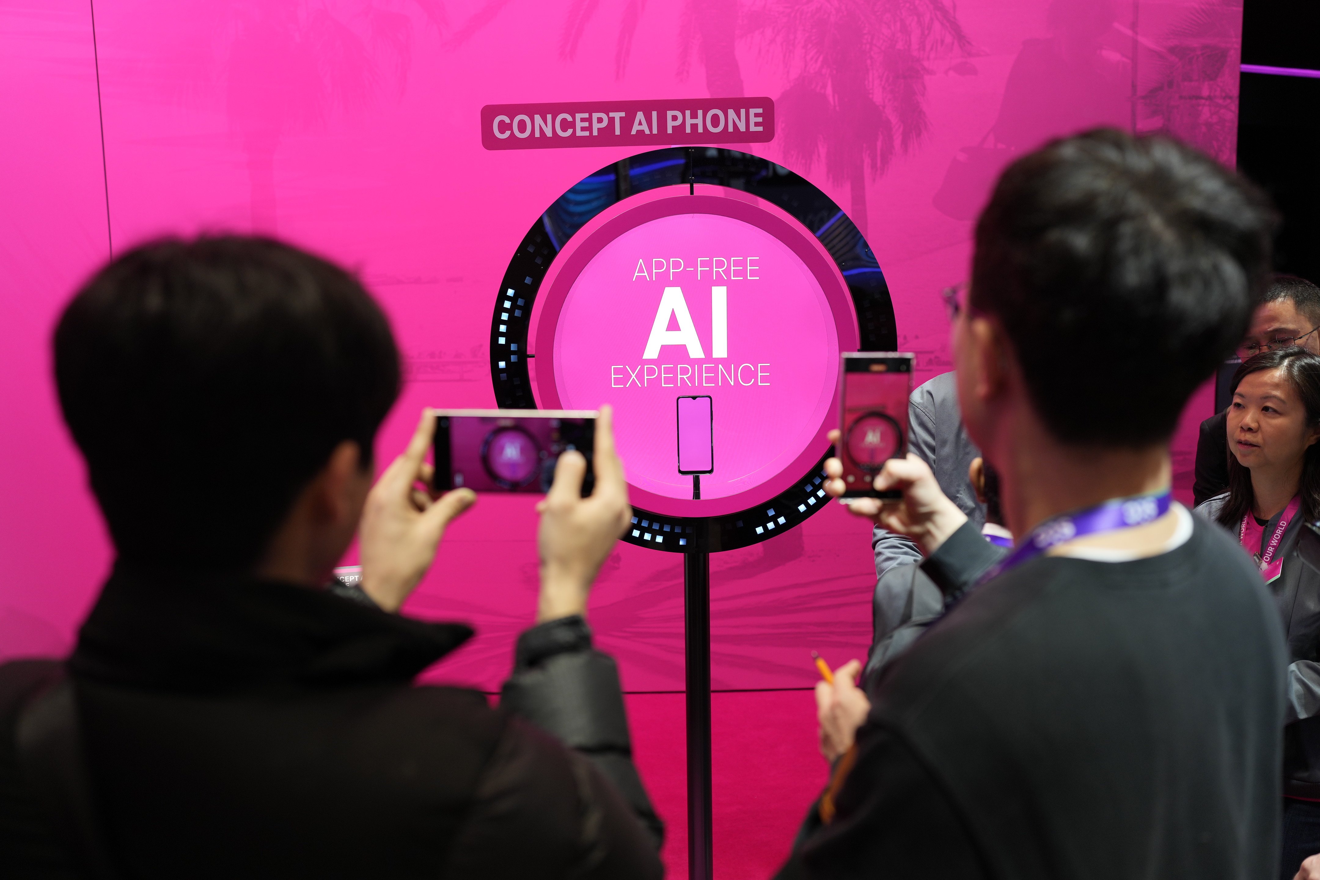 AI iPhone lands with a 'meh' - Vimarsana News