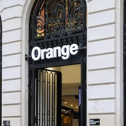 Orange quits content with sale of video assets to Vivendi