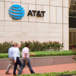 AT&T's phone-unlocking ringleader gets locked up