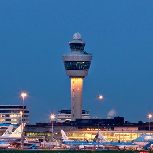 AT&T, Verizon agree to another year of C-band mitigation around airports