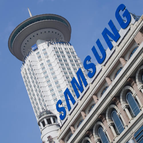 Samsung suffers amid chips glut and gadgets downturn