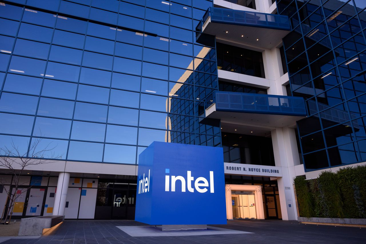 Quality Week Intel Intel desperate for an edge over Nvidia with AI inferencing