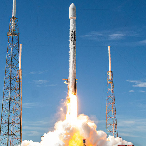 SpaceX lands $1.9B, Starlink launch hits 650 satellites