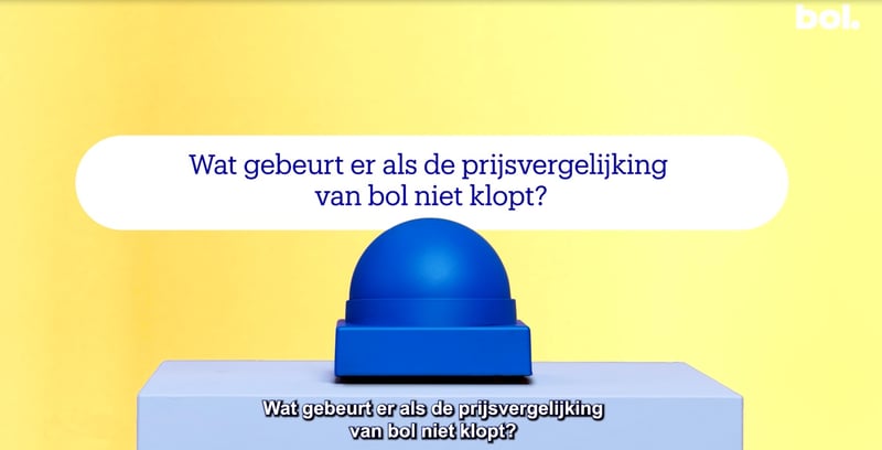 Blauwe knop met de vraag erop