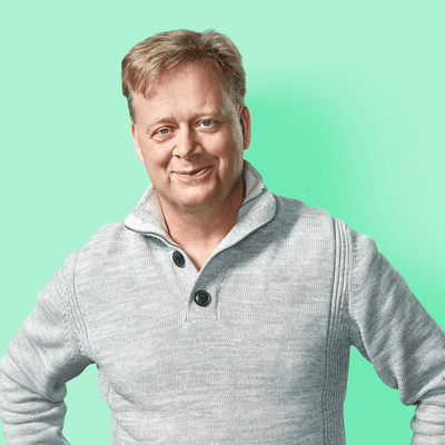 Foto van Mark Doors op groen achtergrond