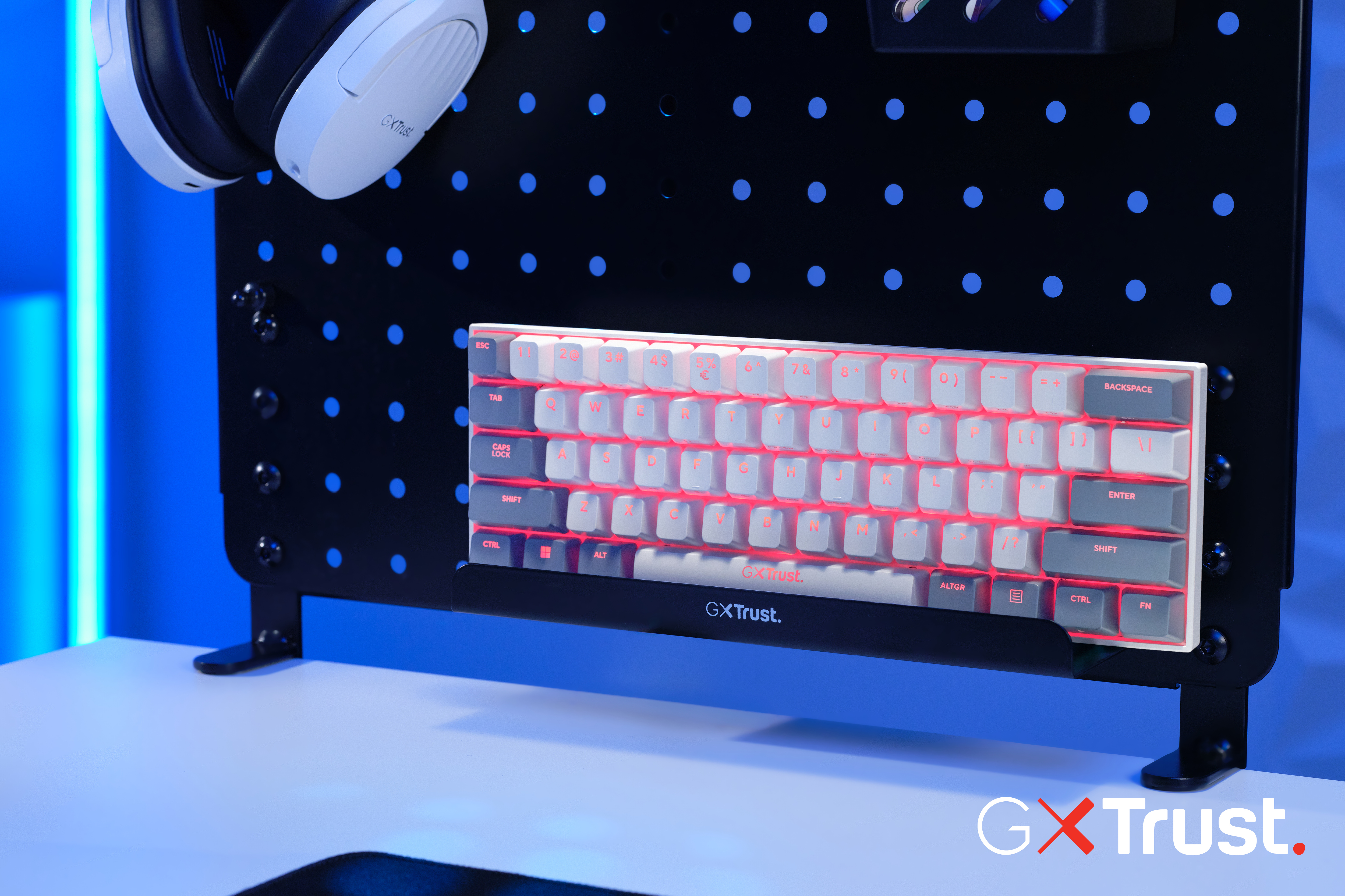 Klein toetsenbord, grote potentie: het nieuwe draadloze mechanische gaming toetsenbord Acira 60% Mini Tri-Mode image