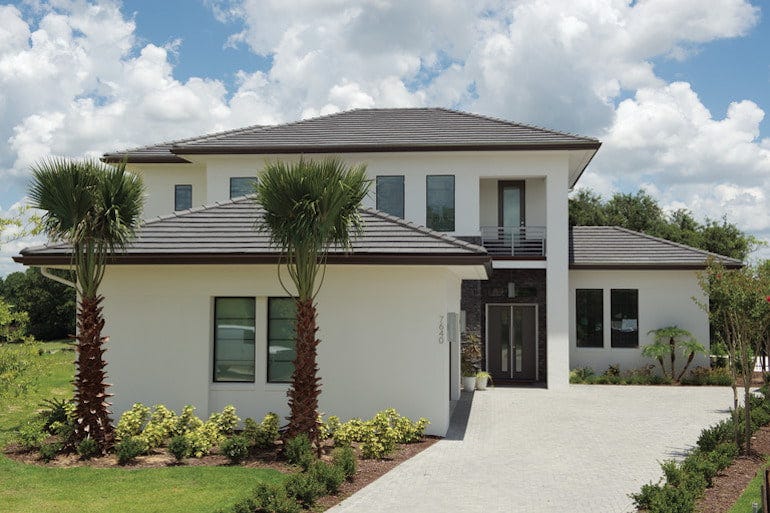 Florida house with shingles in Slate Dark Charcoal