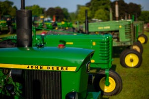 Under the partnership, John Deere’s tractors will be fitted with Starlink terminals