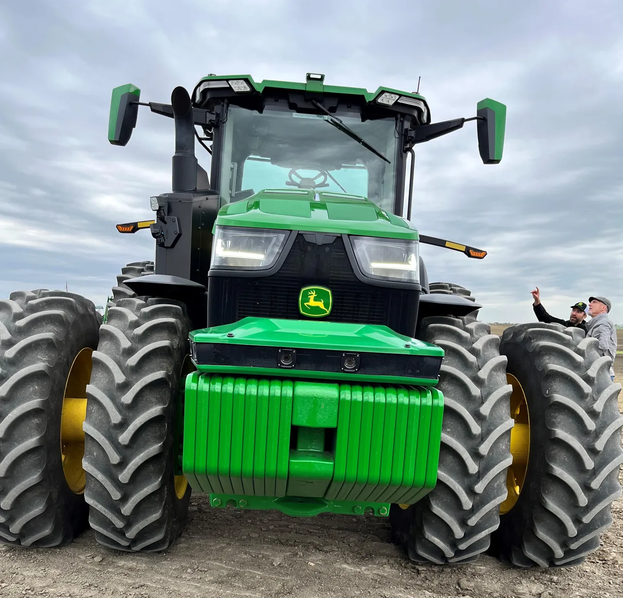 John Deere Self-Driving Tractor Goes to Work