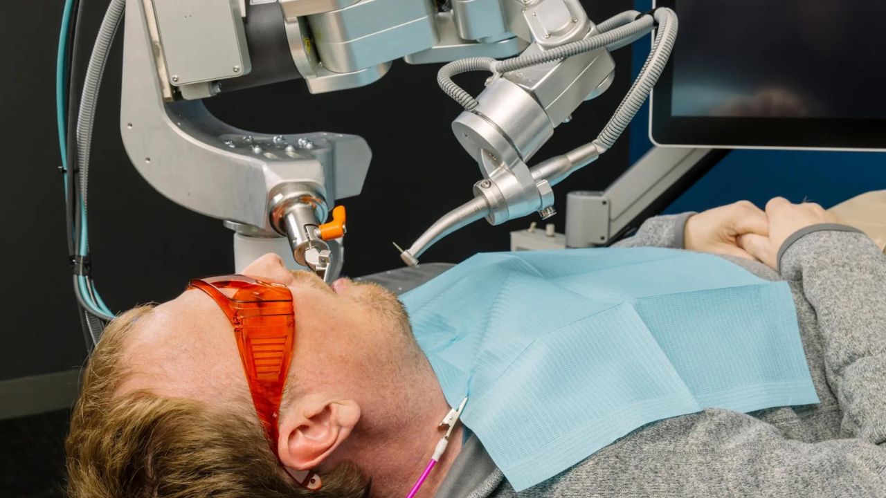 AI-Powered Dental Robot Completes World&rsquo;s First Automated Procedure