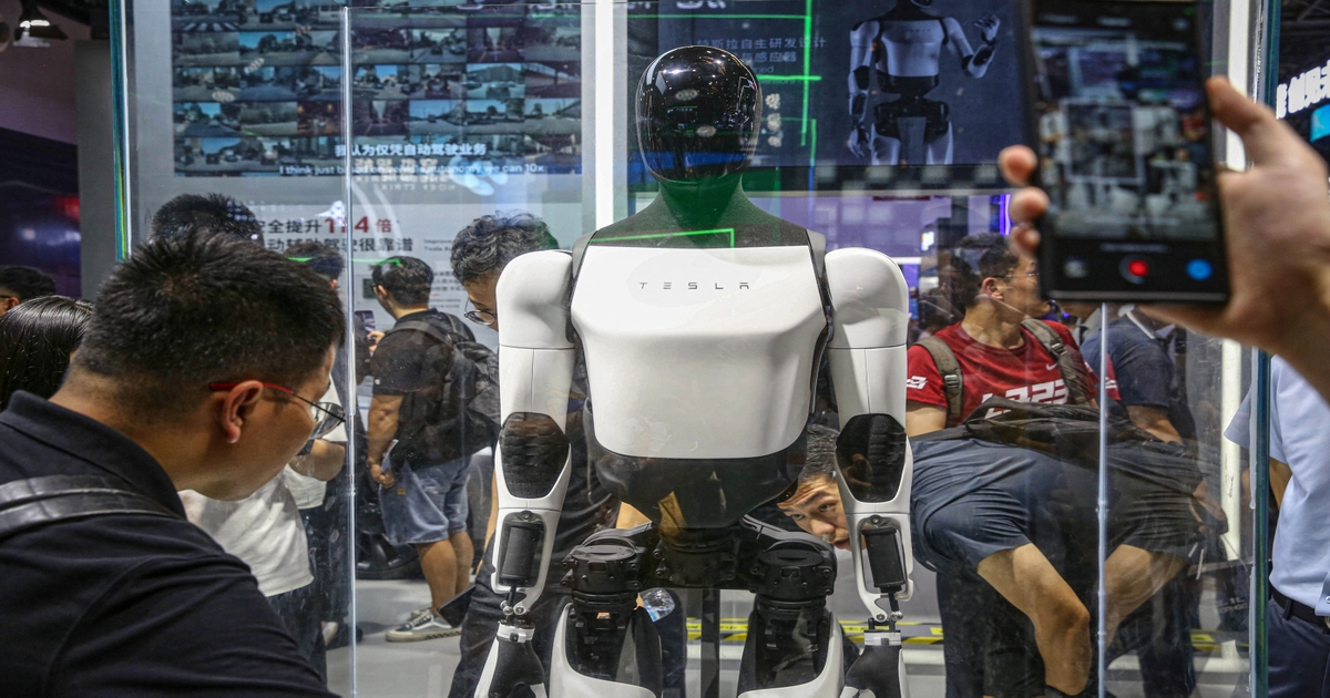 Tesla Humanoid Robot Optimus Heading to Mars With SpaceX in ...