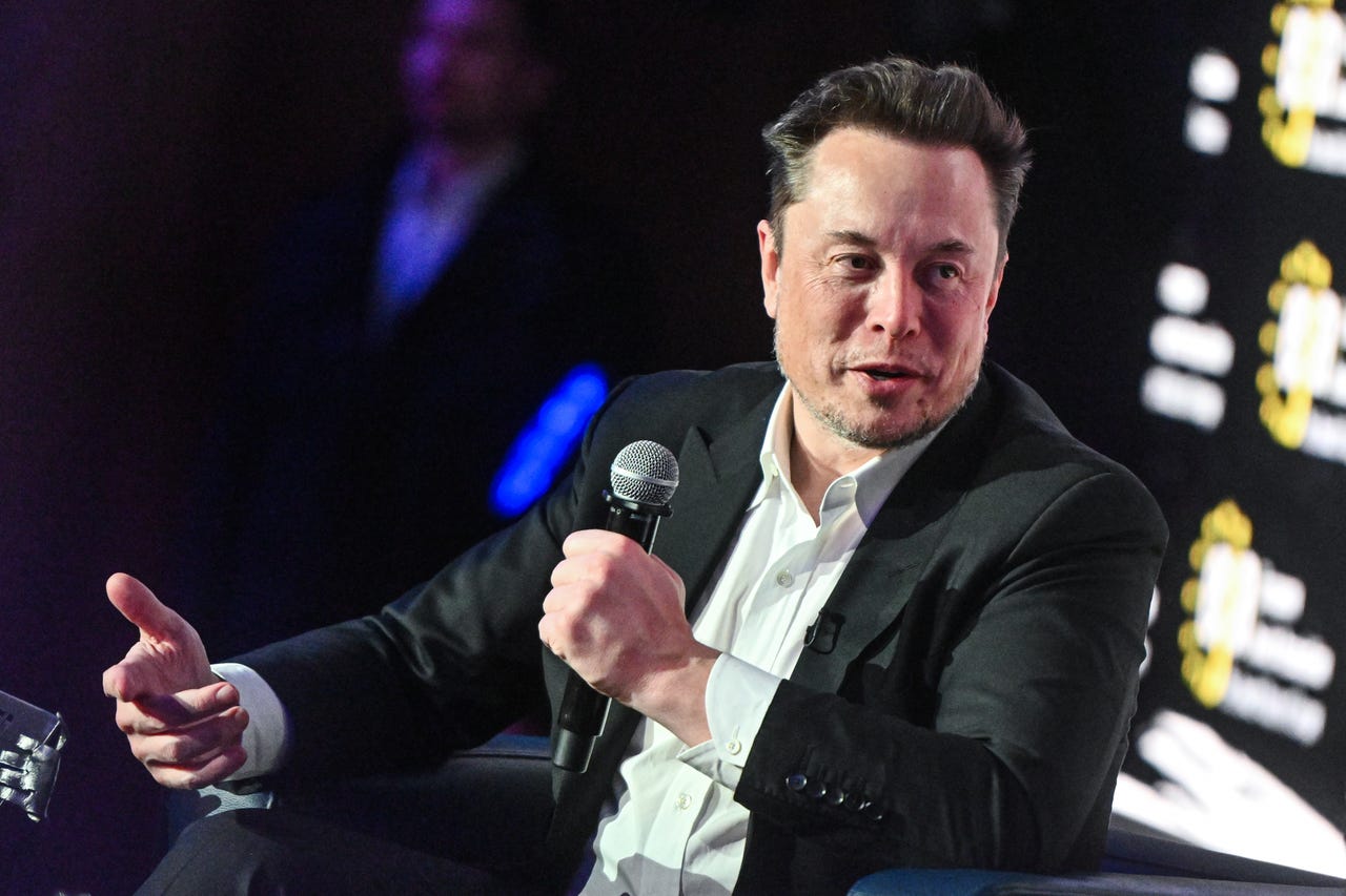 Elon Musk Backs Prediction of 1 Billion Humanoid Robots by 2040