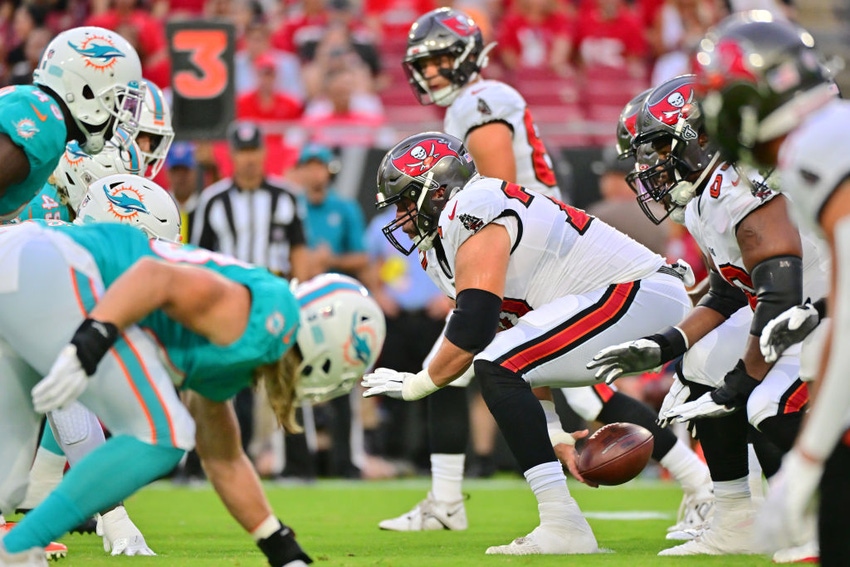Image shows the Miami Dolphins vs. Tampa Bay Buccaneers