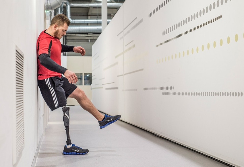 New smart prosthetic foot adjusts to rough terrain - The Week