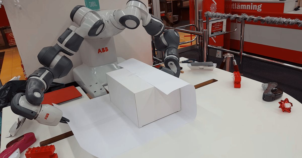 Gift-Wrapping Robot Handles Holiday Packages | IoT World Today