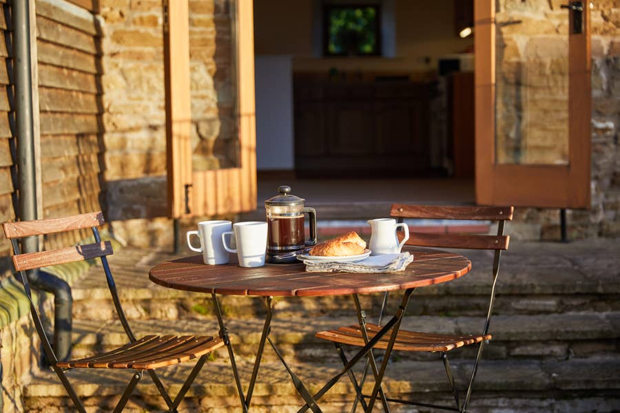 Malvern View cottage courtyard