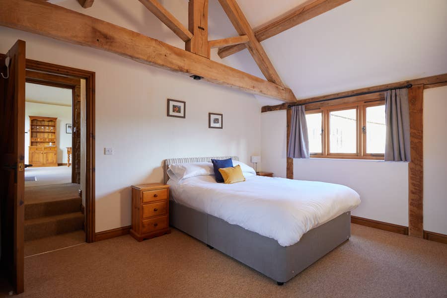 Malvern View cottage double bedroom