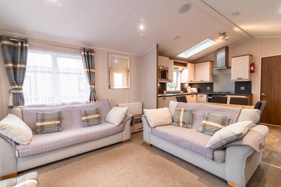 platinum caravan lounge