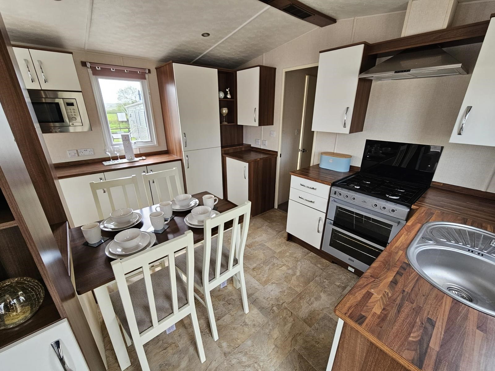 Victory Grovewood 2016 For Sale at Tarka Holiday Park, Devon