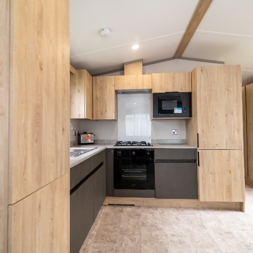 fully equipped kitchen
