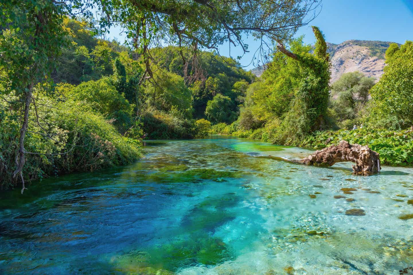 See bei Sarande