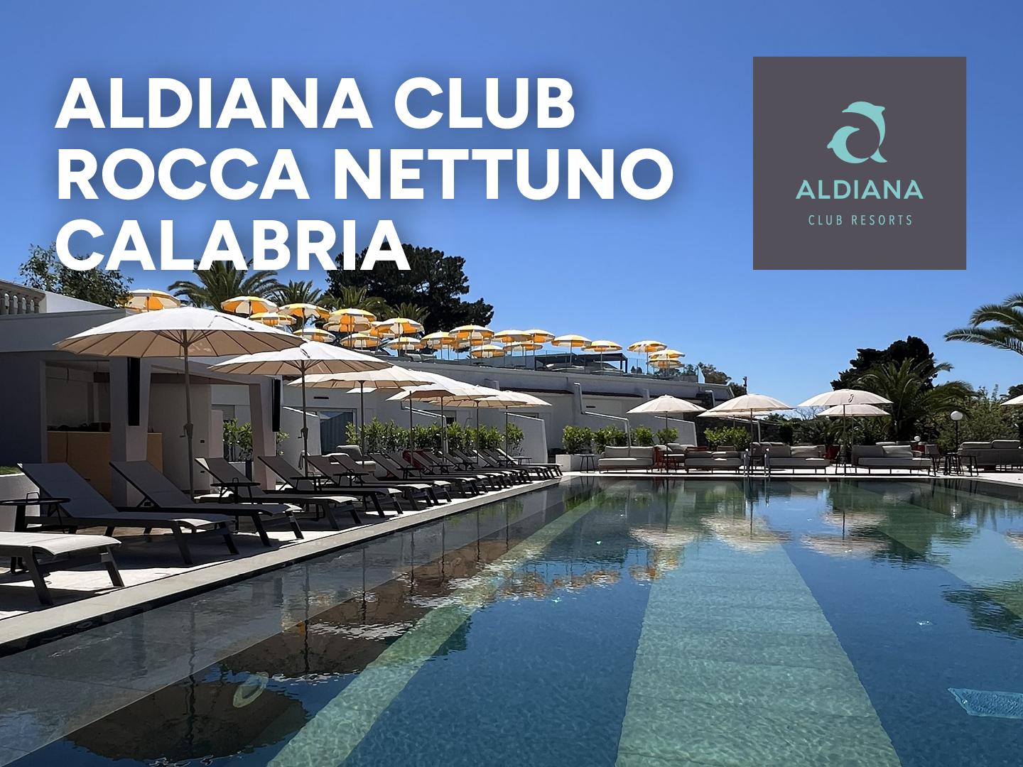 Aldiana Hotelpool mit Liegestühlen