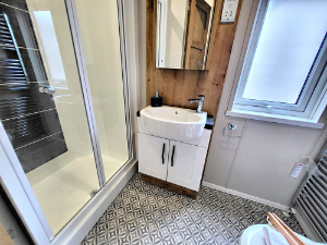 Contextual Image