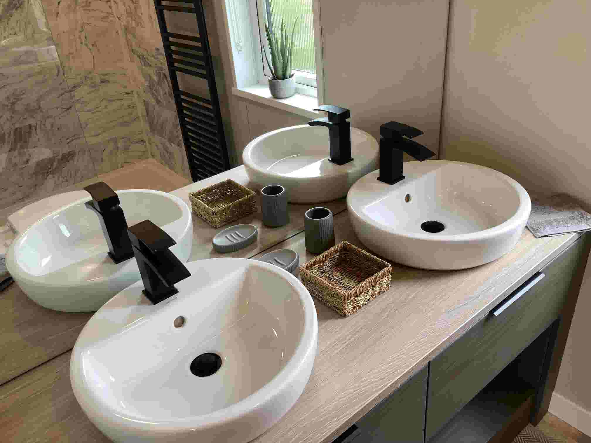 Contextual Image