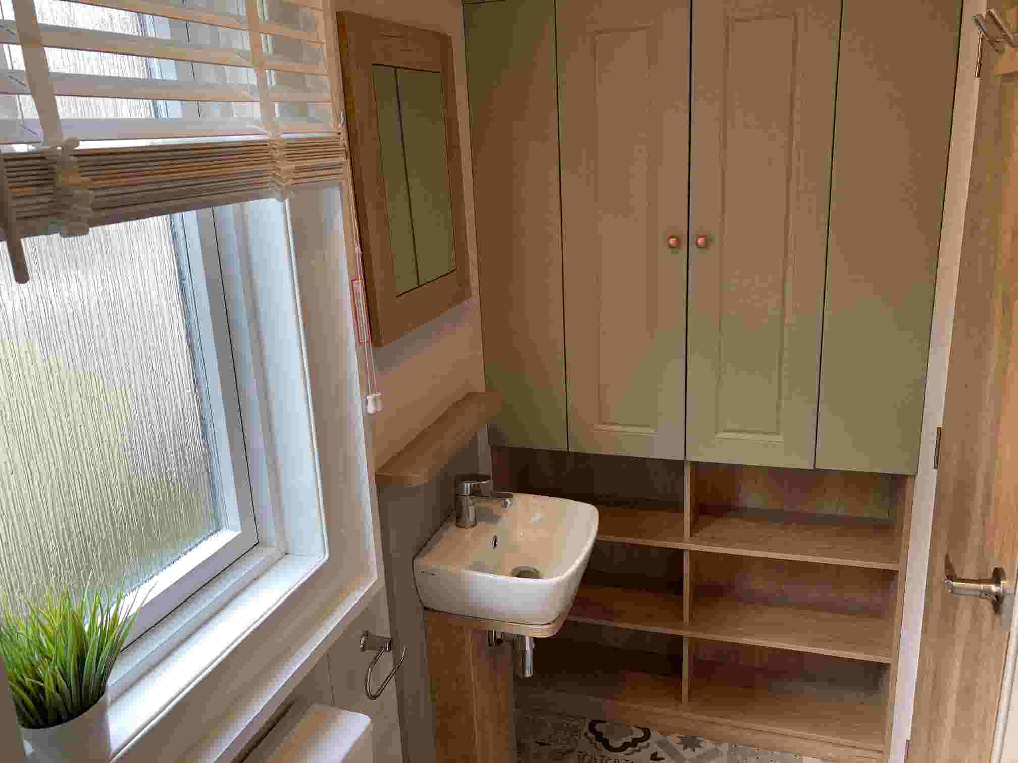 Contextual Image