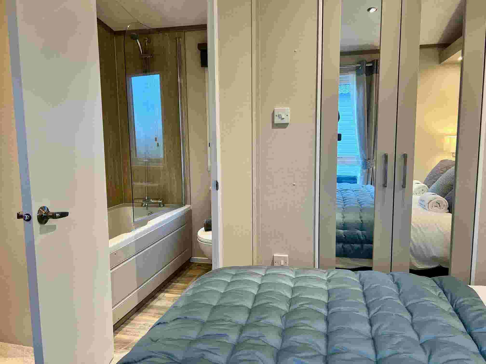 Contextual Image