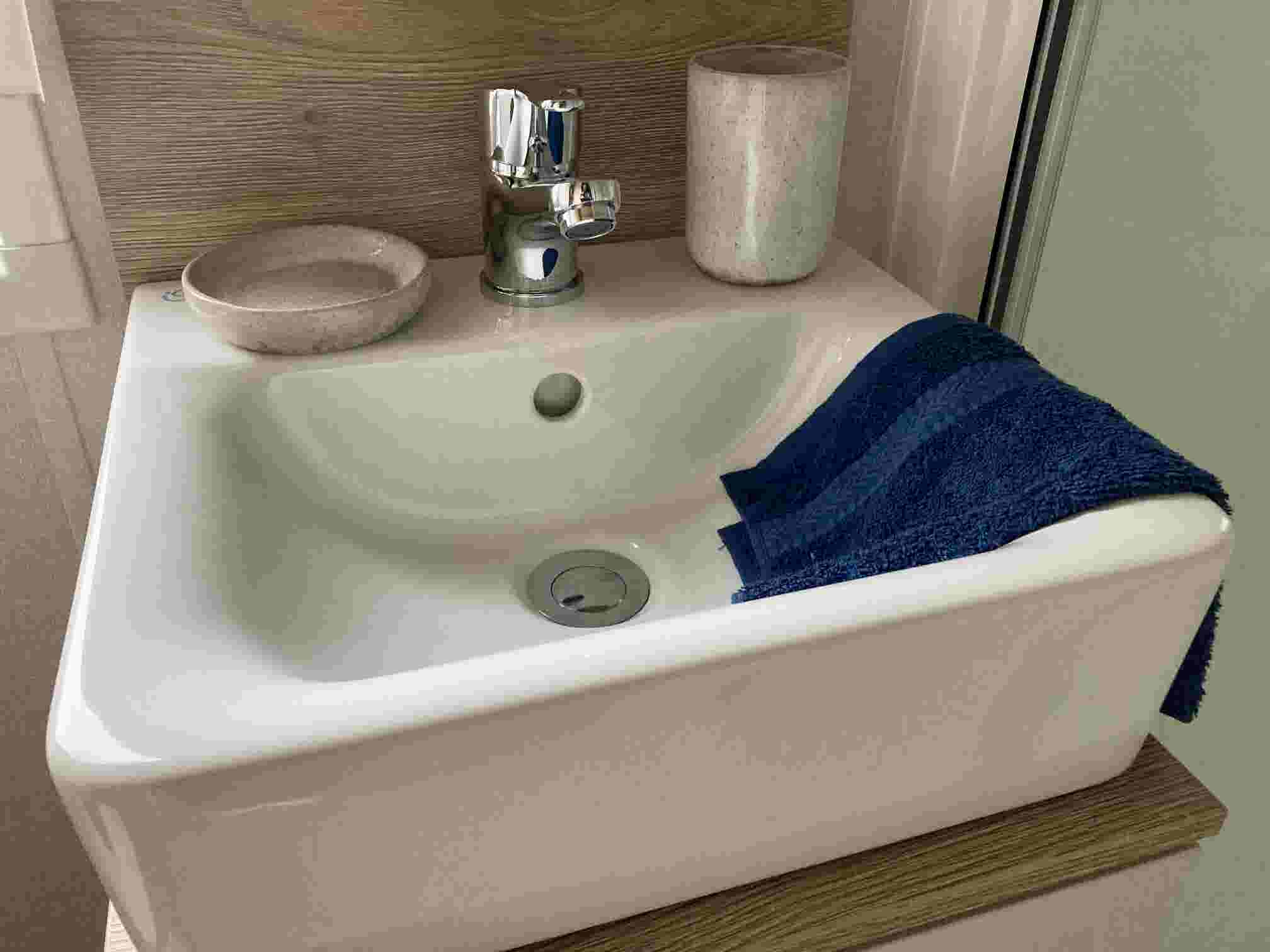 Contextual Image