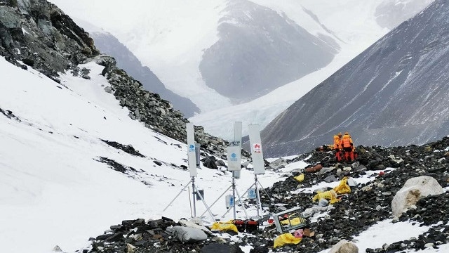 Huawei and China Mobile stick a 5G base station on Mount Everest