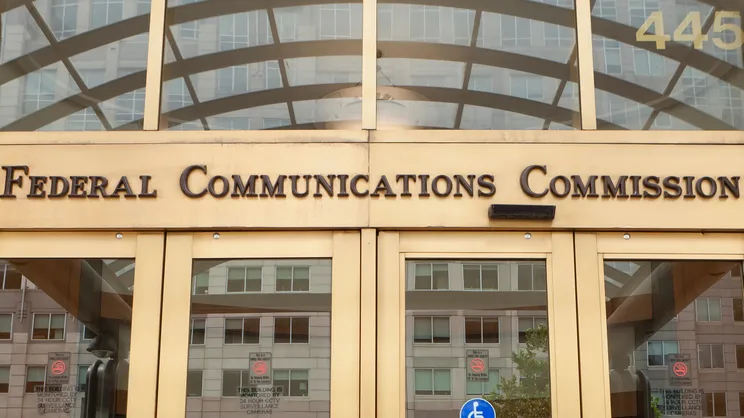 FCC finally kicks off AWS-3 re-auction