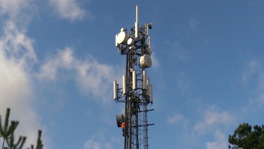 telecoms radio mast