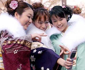 EMobile launches HSPA+ in Japan