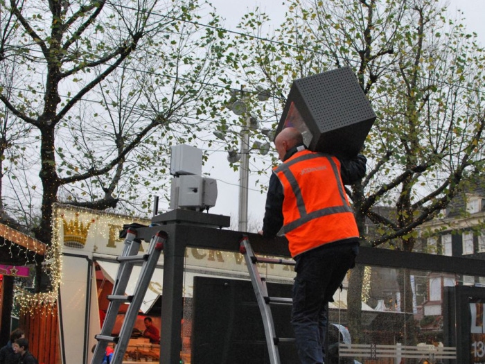 KPN, Ericsson get LTE moving with C-RAN bus stop small cells