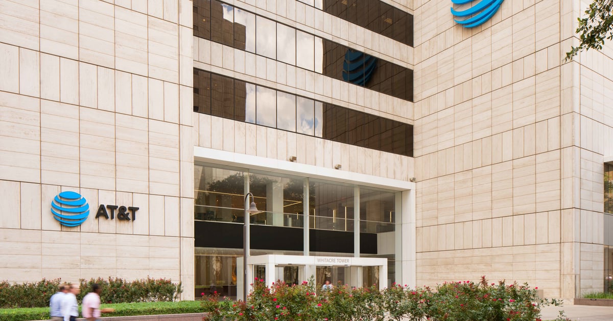 AT&T sets 50 million fibre locations target
