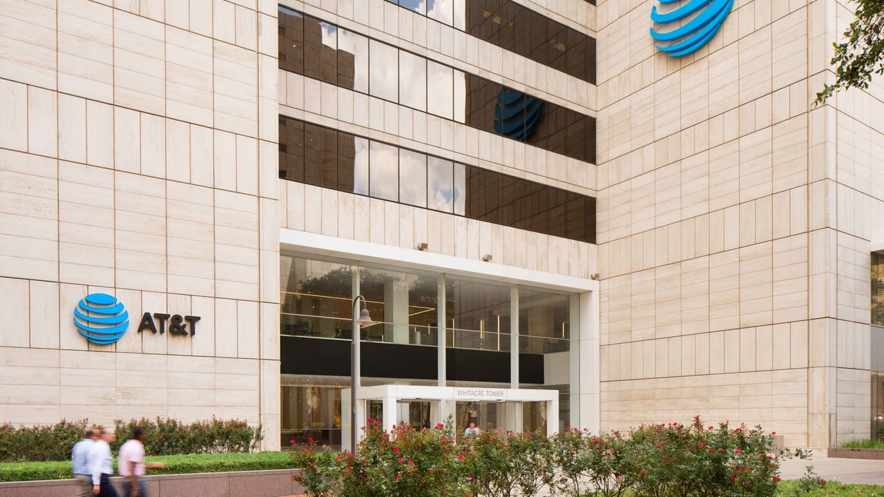 Target Atbt AT&T sets 50 million fibre locations target