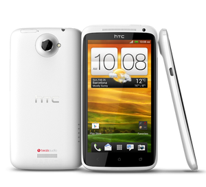 HTC posts operating loss for 4Q13