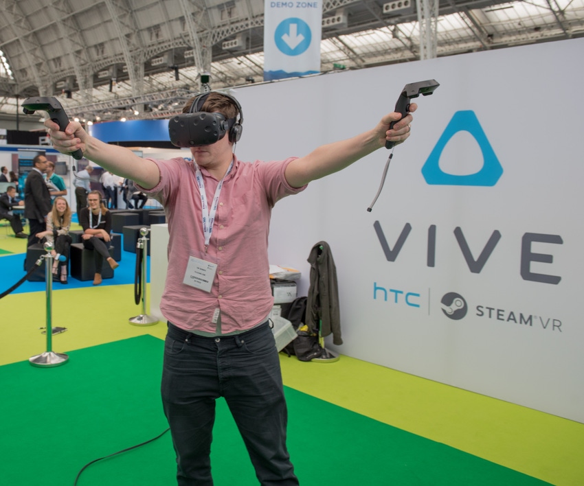 Smartphone market takes another swipe at HTC but VR offers glimmer of hope