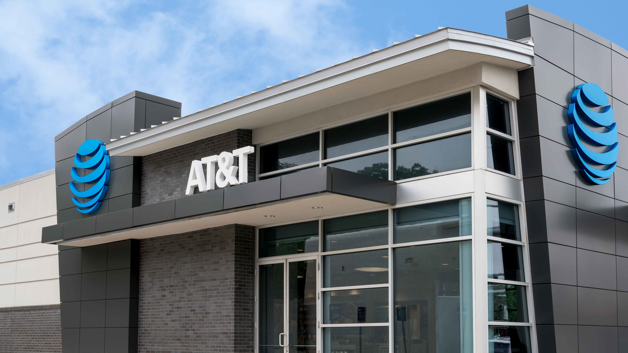 AT&T and AST SpaceMobile make a video call