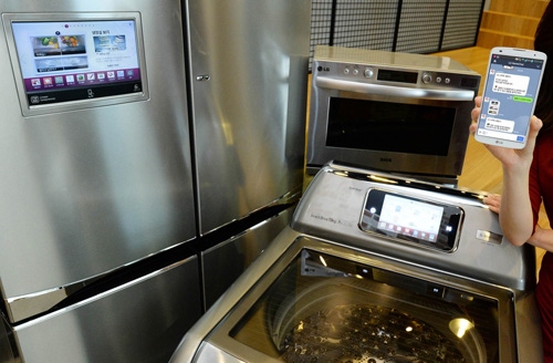 LG launches smart appliances integrated with Line