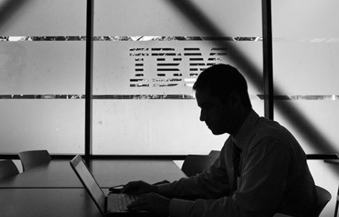 IBM gets currency favours as modest growth continues