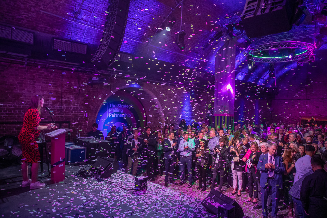 news-uk-21201-konica-minolta-supports-the-uk-mailing-industry-with-sponsorship-of-smp-networking-awards-evening-2-0.webp