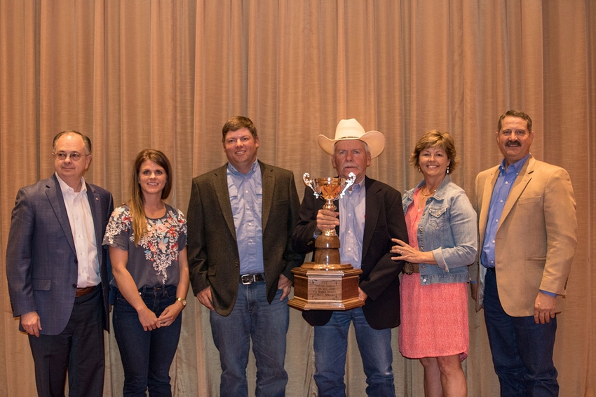 Beef Improvement Federation honors top seedstock, commercial producers