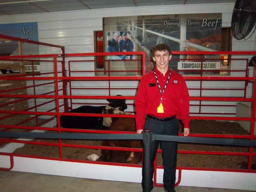 National Beef Ambassadors Connect With Consumers At Farm Show